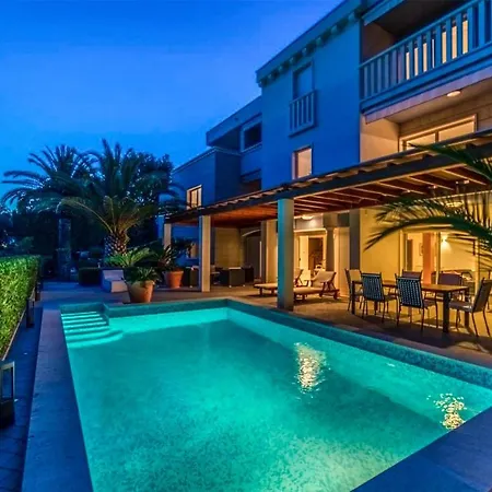 Amazing In Okrug Gornji With Wifi Holiday home Trogir