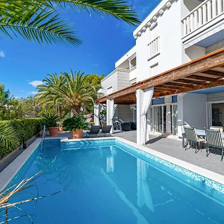 Holiday home Amazing In Okrug Gornji With Wifi Trogir