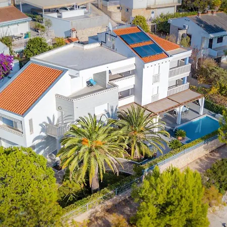 Amazing In Okrug Gornji With Wifi Holiday home *