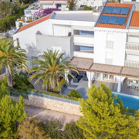 Amazing In Okrug Gornji With Wifi Holiday home Trogir