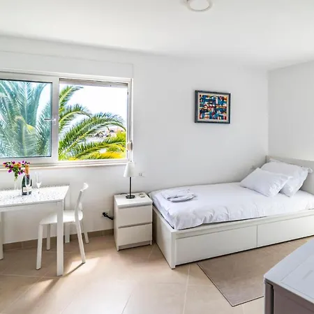 Amazing In Okrug Gornji With Wifi * Trogir